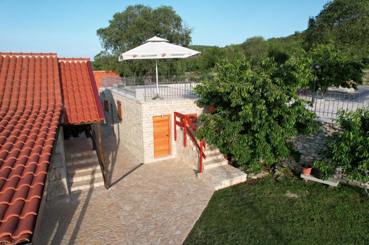 Patakun Holiday Home For 5, With Heated Pool Lecevica Exterior foto