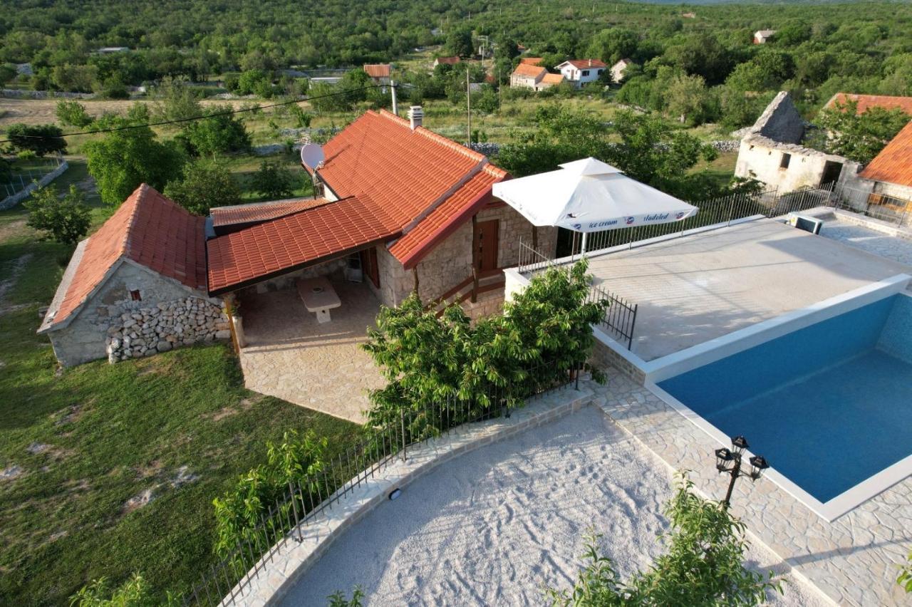 Patakun Holiday Home For 5, With Heated Pool Lecevica Exterior foto