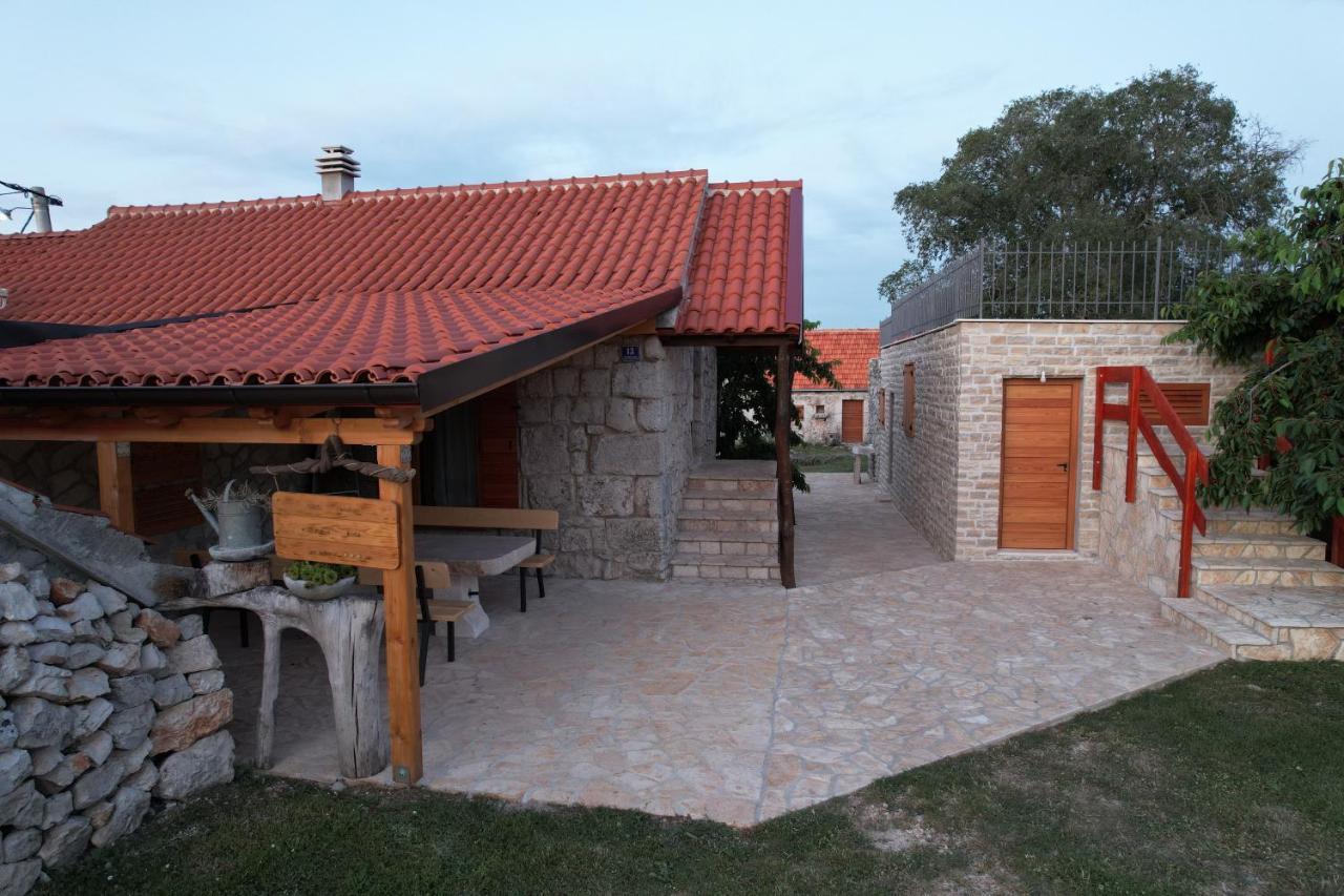 Patakun Holiday Home For 5, With Heated Pool Lecevica Exterior foto