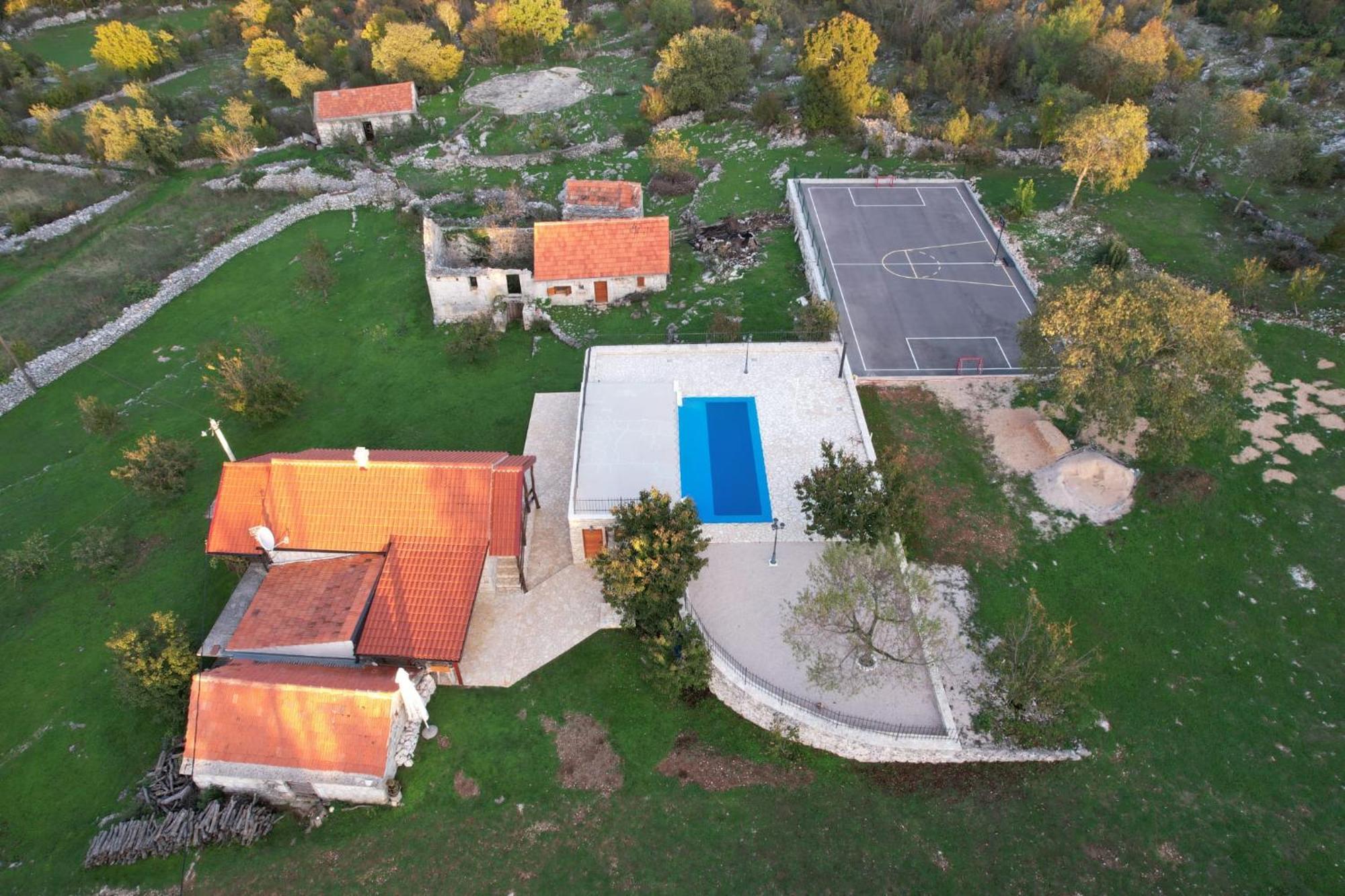 Patakun Holiday Home For 5, With Heated Pool Lecevica Exterior foto